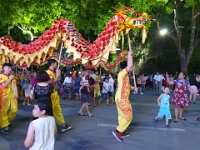 Så var der kinesisk dragedans i Vietnam i forbindelse med  månefesten