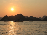 Flot solnedgang over Halong Bay